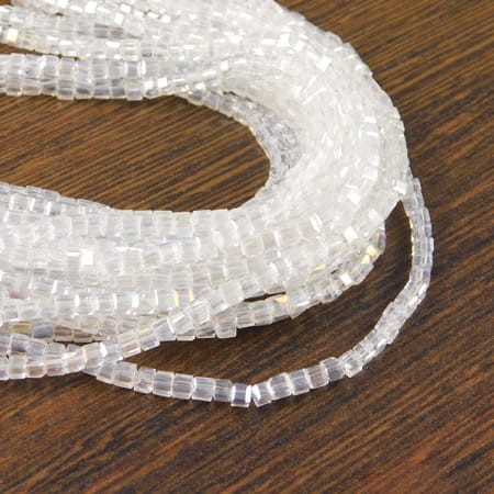 Kostki fasetowane ze szkła 2.5x2.5mm przezroczyste z połyskiem (190szt.)