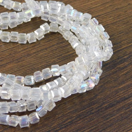 Kostki fasetowane ze szkła 4.5x4.5mm przezroczyste AB (20szt.)