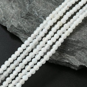 Agat biały matowy kulki 4mm (20szt.)