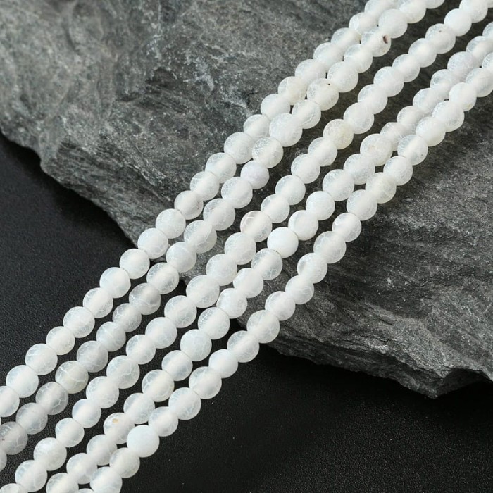koraliki-z-agatu-craquele-bialego-matowego-4mm