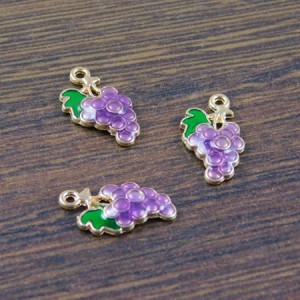 Zawieszka winogrono fioletowe z metalu i emalii 17x9mm (1szt.)