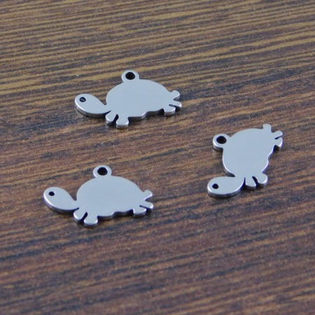 Zawieszka żółw stal nierdzewna 15x10mm ciemna srebrna (1szt)