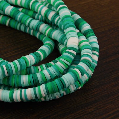 Koraliki Heishi 6x1mm mix zielony (sznur 45cm)