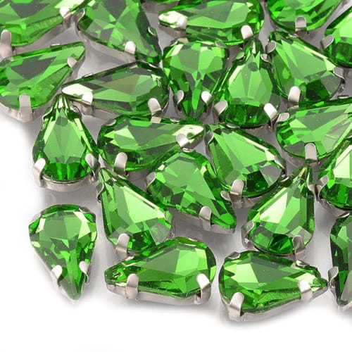 Kaboszon łza ze szkła w oprawie 8x5mm zielony (4szt.)