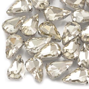 Kaboszon łza ze szkła w oprawie 8x5mm beżowy (4szt.)