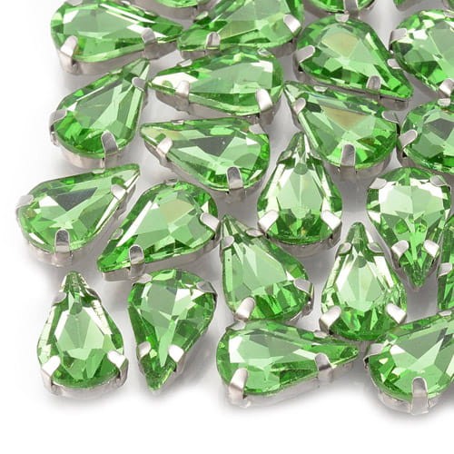 Kaboszon łza ze szkła w oprawie 13x8mm jasny zielony (2szt)