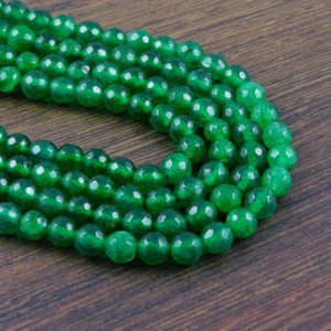 Jadeit zielony kulki fasetowane 6mm (około 60 szt.)