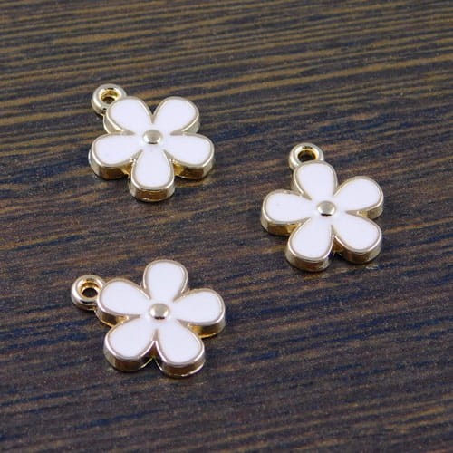 Zawieszka kwiatek z metalu i emalii 15x13mm różowy (1szt.)
