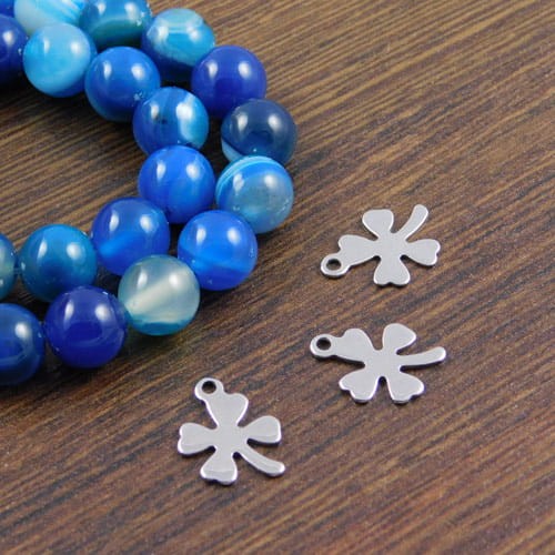 Zawieszka koniczynka stal nierdzewna 13.5x10mm ciemna srebrna (1szt.)