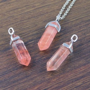 Zawieszka kwarc wiśniowy grot 40x10mm okucie ciemne srebrne (1szt.)