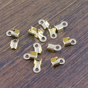 Złote końcówki zaciskowe do rzemieni 3mm stal chirurgiczna 8x4mm (4szt.)