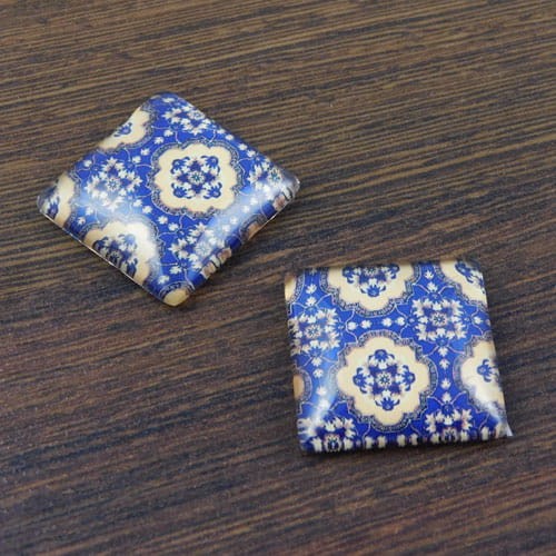 Kaboszon kwadrat ze szkła 25x25x7mm grafiką (1szt)