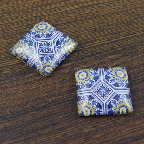 Kaboszon kwadrat ze szkła 25x25x7mm grafiką (1szt)
