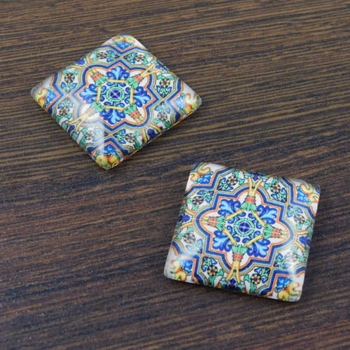 Kaboszon kwadrat ze szkła 25x25x7mm grafiką (1szt)
