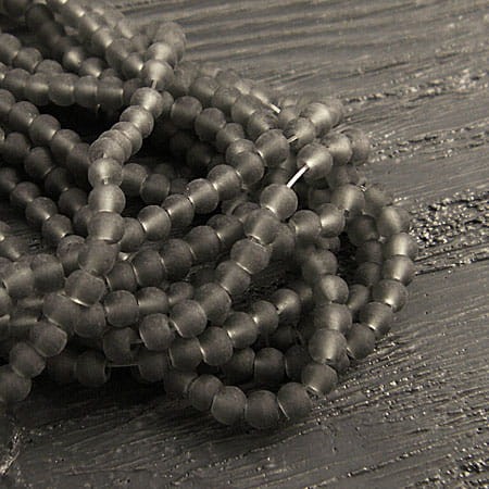 szare-koraliki-szklane-4mm-matowe-oszronione