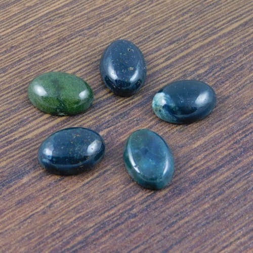 Kaboszon agat zielony owal 14x10x4.5mm (1szt.)