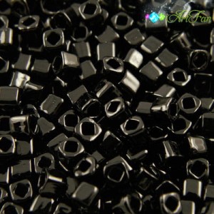 TOHO Cube 3mm Opaque Jet (10gram)