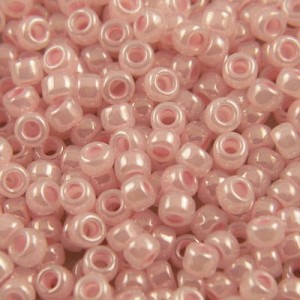 TOHO Round 8/0 Ceylon Innocent Pink (10g)