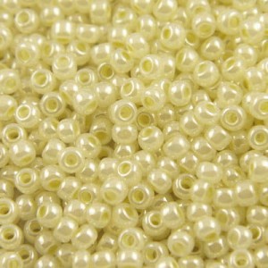 Koraliki TOHO Round 11/0 Ceylon Banana Cream (10g)