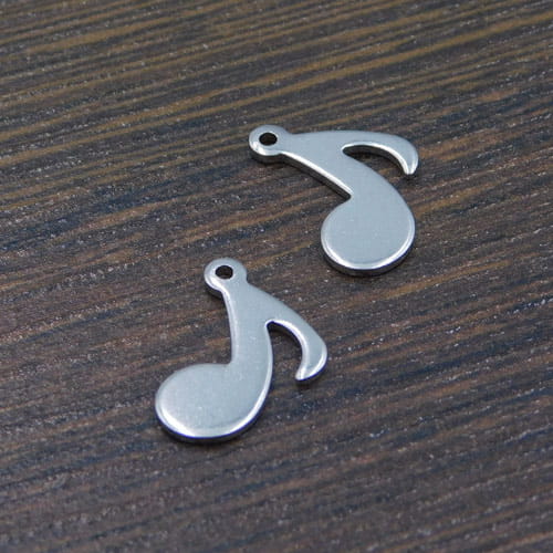 Zawieszka nutka stal nierdzewna 15x12mm ciemna srebrna (1szt)