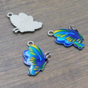 Zawieszka motyl z metalu i emalii 24.5x16mm niebieska (1szt)