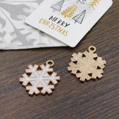 Zawieszka świąteczna śnieżynka z metalu i emalii 21.5x17.5mm biała (1szt.)