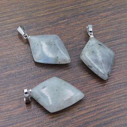 zawieszki-z-krawatka-romby-labradoryt-mineraly