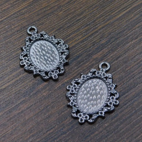 Baza z metalu do kaboszonów 14x10mm czarna (2szt.)