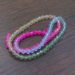 Kulki ze szkła fasetowane cieniowane 4-4.5mm multikolor (90szt.)