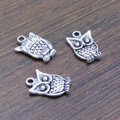 Zawieszka sowa z metalu 16x10.5mm ciemna srebrna (4szt.)
