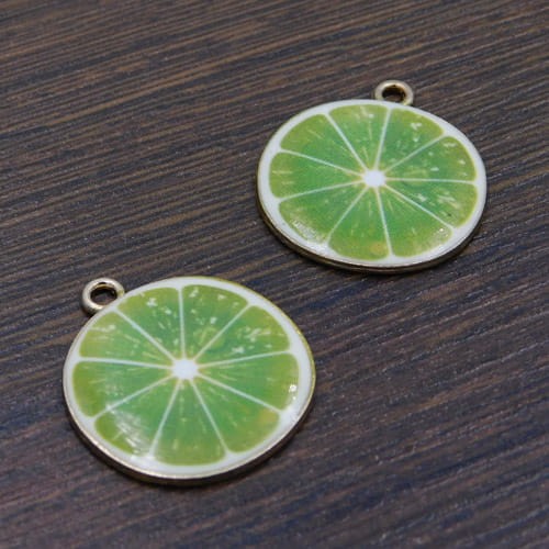 Zawieszka limonka z metalu i emalii 26x23mm zielona (1szt.)