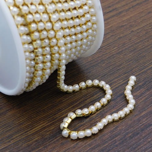 Taśma metalowa złota 3mm z białymi perełkami (20cm)