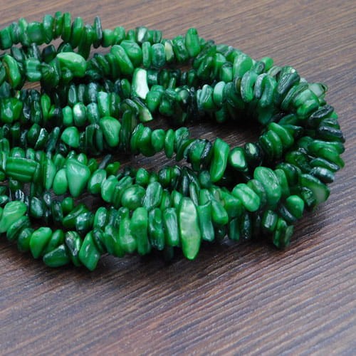 Masa perłowa sieczka barwiona 6-5x3-2mm zielona (25szt.)