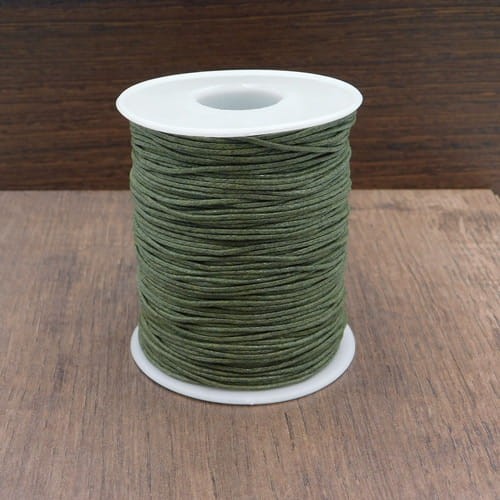 Sznurek bawełniany woskowany 1mm oliwkowy (szpula około 90 metrów)