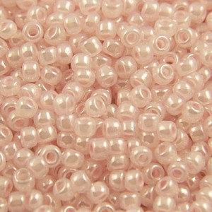 TOHO Round 11/0 Ceylon Soft Pink (10g)