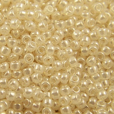 TOHO Round 11/0 Ceylon Lt Ivory (10g)