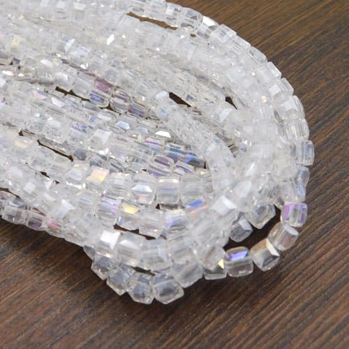 Kostki fasetowane ze szkła 4.5x4.5mm przezroczyste AB (95szt.)