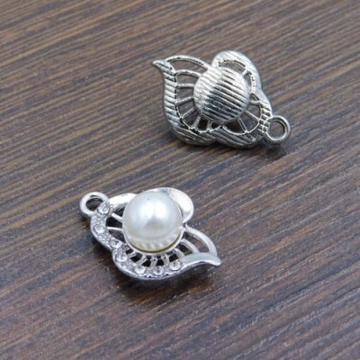 Zawieszka z metalu 21x15x8mm ciemna srebrna z perłą (1szt.)