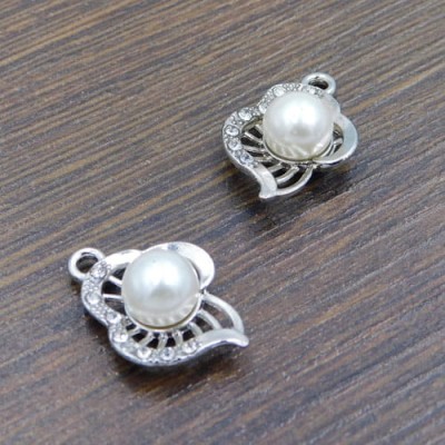 Zawieszka z metalu 21x15x8mm ciemna srebrna z perłą (1szt.)