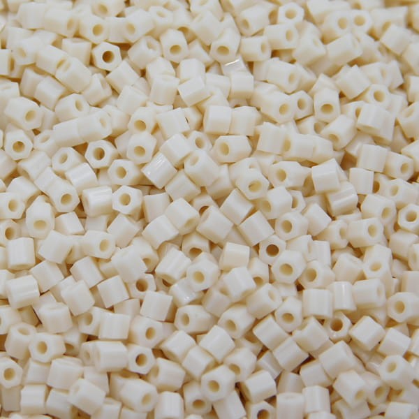 TOHO Hexagon 11/0 Opaque Lt Beige (10g)
