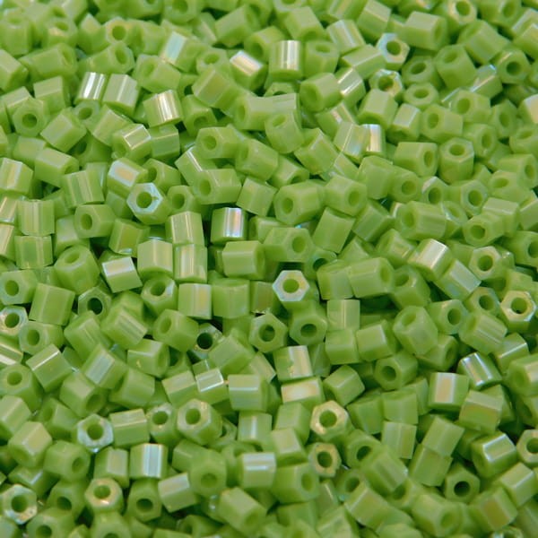 TOHO Hexagon 11/0 Opaque-Rainbow Sour Apple (10g)