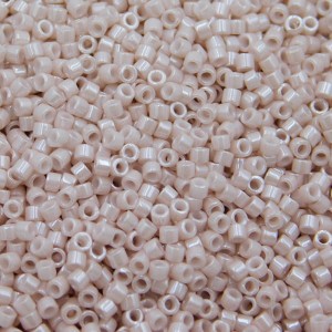 Koraliki Miyuki Delica 11/0 DB1535 Opaque Pink Champagne Ceylon (5g)