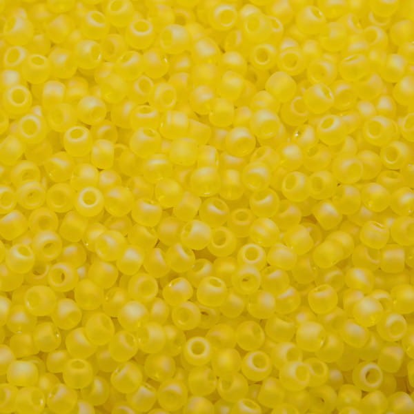 TOHO Round 11/0 Transparent-Rainbow-Frosted Lemon (10g)