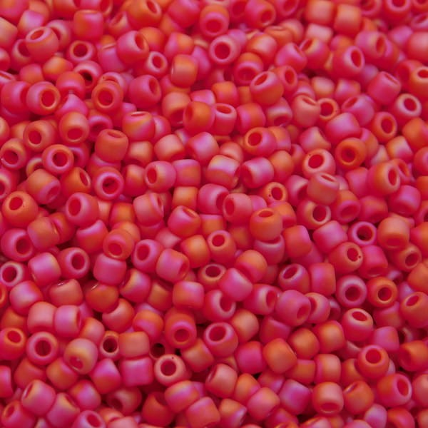 TOHO Round 11/0 Opaque-Rainbow-Frosted Cherry (10g)
