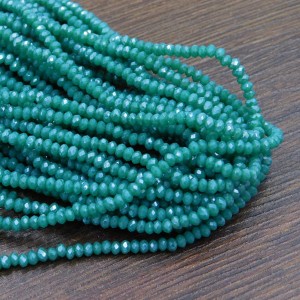 Oponki fasetowane ze szkła 2.5x2mm morska zieleń z perłowym połyskiem (135szt.)