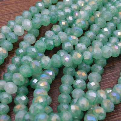 Oponki fasetowane ze szkła 8x6mm zielone ze złotym połsykiem (20szt.)